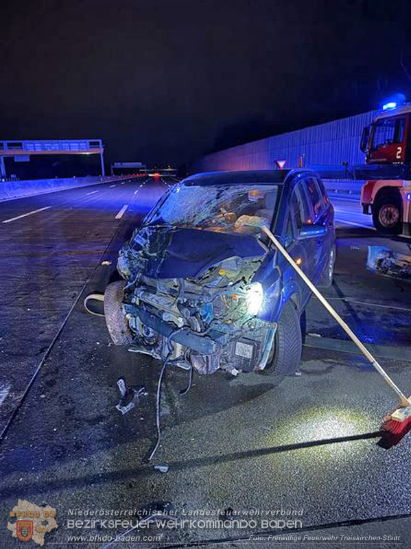 20260329_Schwerer Verkehrsunfall auf der A2 bei der Auffahrt Baden RFB S�d Foto: FF Traiskirchen-Stadt