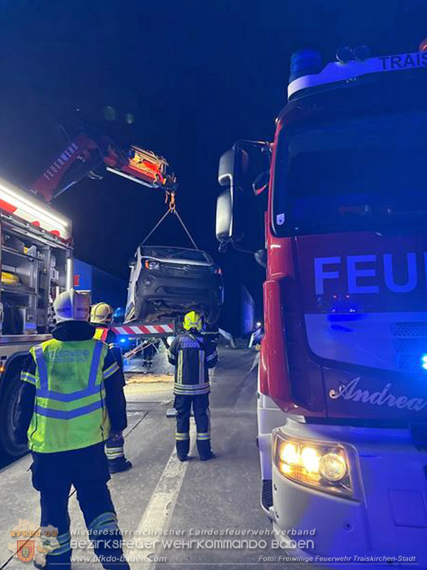 20260329_Schwerer Verkehrsunfall auf der A2 bei der Auffahrt Baden RFB S�d Foto: FF Traiskirchen-Stadt
