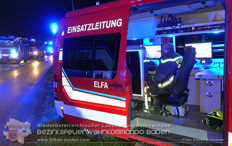 20260404_Mehrere Fahrzeuge auf einem Firmenareal in Traiskirchen-Möllersdorf in Brand geraten Foto: Stefan Schneider BFKDO BADEN 20260404_Mehrere Fahrzeuge auf einem Firmenareal in Traiskirchen-Möllersdorf in Brand geraten Foto: Stefan Schneider BFKDO BADEN
