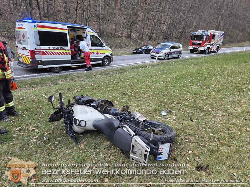 20260405_Motorradunfall auf der Landesstraße 138 Pottenstein Richtung Pernitz Foto: ASB Marksu Hackl 20260405_Motorradunfall auf der Landesstraße 138 Pottenstein Richtung Pernitz Foto: ASB Marksu Hackl