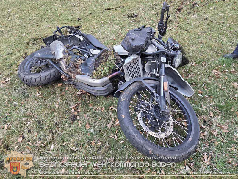 20260405_Motorradunfall auf der Landesstraße 138 Pottenstein Richtung Pernitz Foto: ASB Marksu Hackl 20260405_Motorradunfall auf der Landesstraße 138 Pottenstein Richtung Pernitz Foto: ASB Marksu Hackl