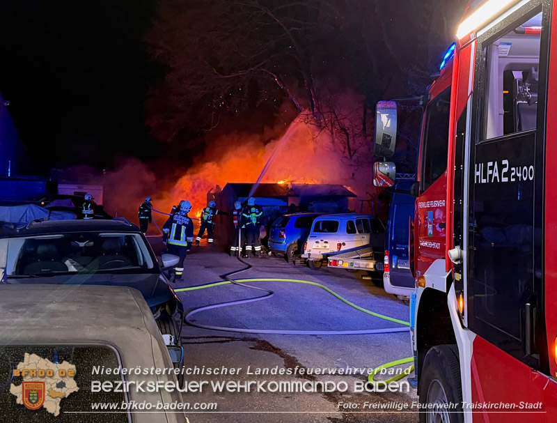 20260409_Brand von Gartenhütten in Traiskirchen Foto: FF Traiskirchen-Stadt 20260409_Brand von Gartenhütten in Traiskirchen Foto: FF Traiskirchen-Stadt