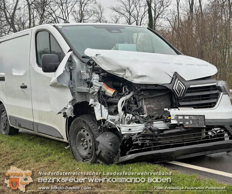 20260410_Alarmstufe T3 ausgelöst wegen Verkehrsunfall auf der L157 bei Pottendorf 20260410_Alarmstufe T3 ausgelöst wegen Verkehrsunfall auf der L157 bei Pottendorf
