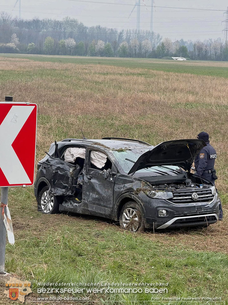 20260410_Alarmstufe T3 ausgelöst wegen Verkehrsunfall auf der L157 bei Pottendorf 20260410_Alarmstufe T3 ausgelöst wegen Verkehrsunfall auf der L157 bei Pottendorf