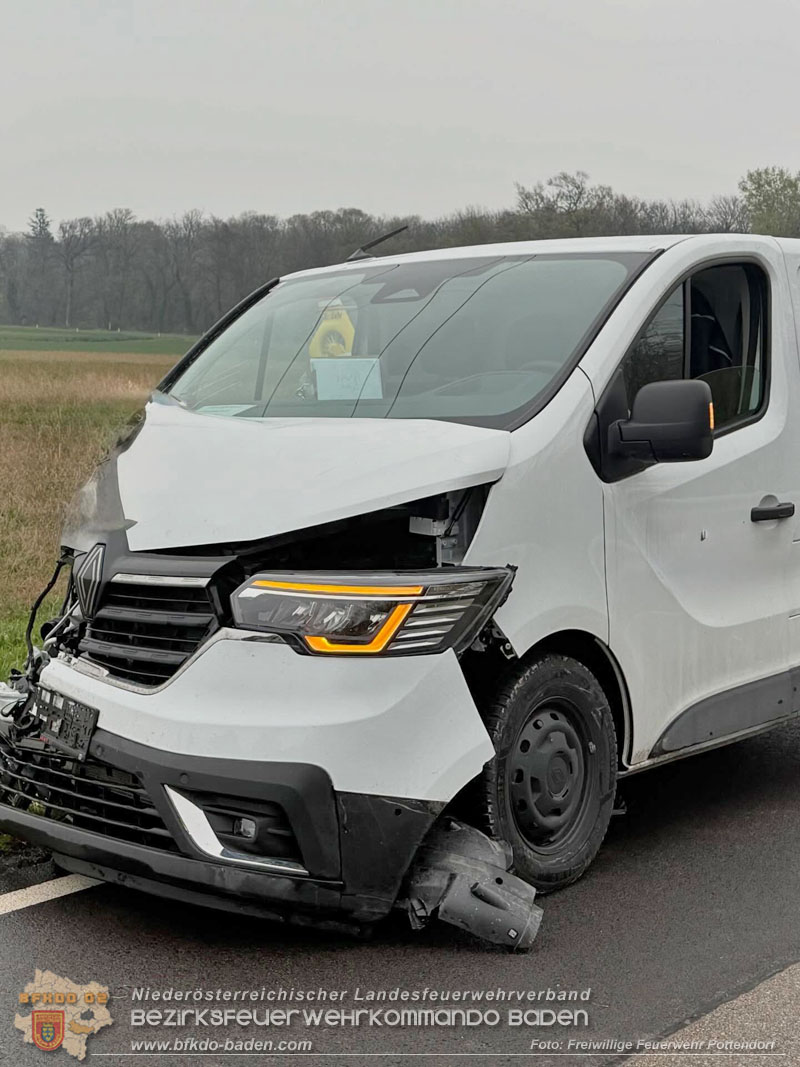 20260410_Alarmstufe T3 ausgelöst wegen Verkehrsunfall auf der L157 bei Pottendorf 20260410_Alarmstufe T3 ausgelöst wegen Verkehrsunfall auf der L157 bei Pottendorf