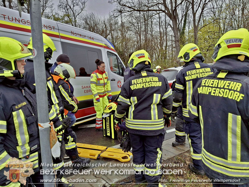 20260410_Alarmstufe T3 ausgelöst wegen Verkehrsunfall auf der L157 bei Pottendorf 20260410_Alarmstufe T3 ausgelöst wegen Verkehrsunfall auf der L157 bei Pottendorf