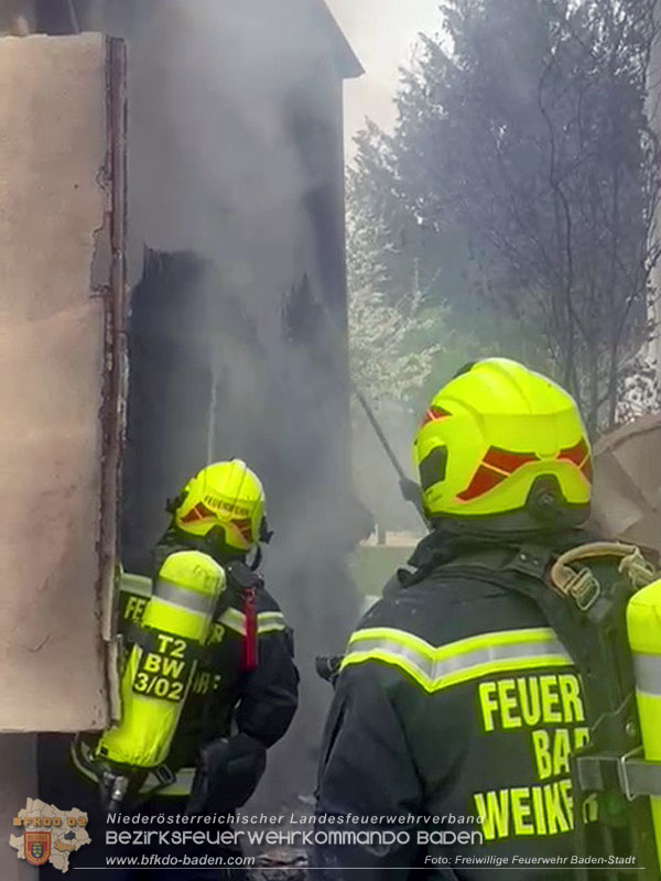 20260413_Brand zweier Hausfassaden in Baden im Ortsteil Weikersdorf Foto: FF Baden-Stadt 20260413_Brand zweier Hausfassaden in Baden im Ortsteil Weikersdorf Foto: FF Baden-Stadt