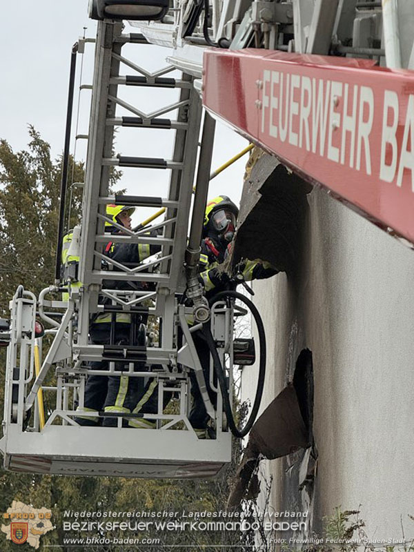 20260413_Brand zweier Hausfassaden in Baden im Ortsteil Weikersdorf Foto: FF Baden-Stadt 20260413_Brand zweier Hausfassaden in Baden im Ortsteil Weikersdorf Foto: FF Baden-Stadt