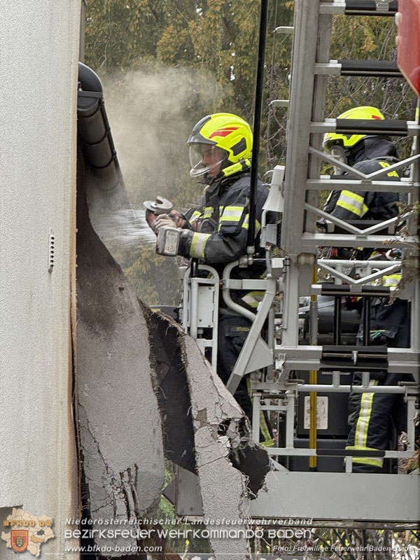 20260413_Brand zweier Hausfassaden in Baden im Ortsteil Weikersdorf Foto: FF Baden-Stadt 20260413_Brand zweier Hausfassaden in Baden im Ortsteil Weikersdorf Foto: FF Baden-Stadt