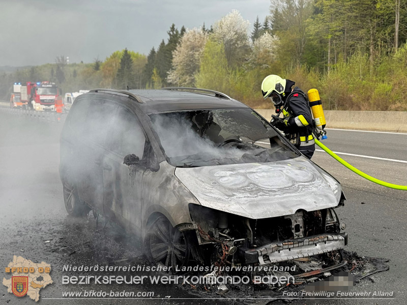 20260419_PKW-Brand auf der A21 im Bezirk BADEN  Foto: FF Alland