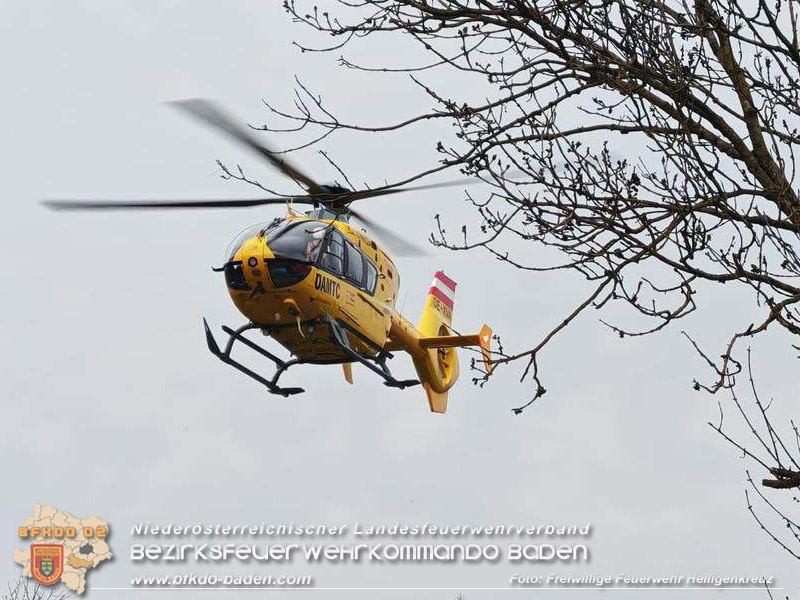 Schadstoffeinsatz entpuppt sich als VU mit medizinischem Notfall! Foto: FF Heiligenkreuz