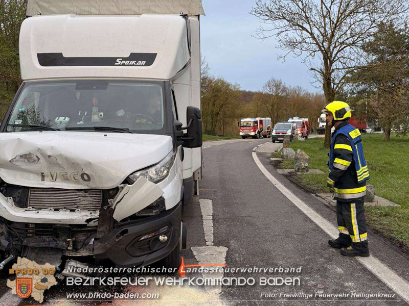 Schadstoffeinsatz entpuppt sich als VU mit medizinischem Notfall! Foto: FF Heiligenkreuz