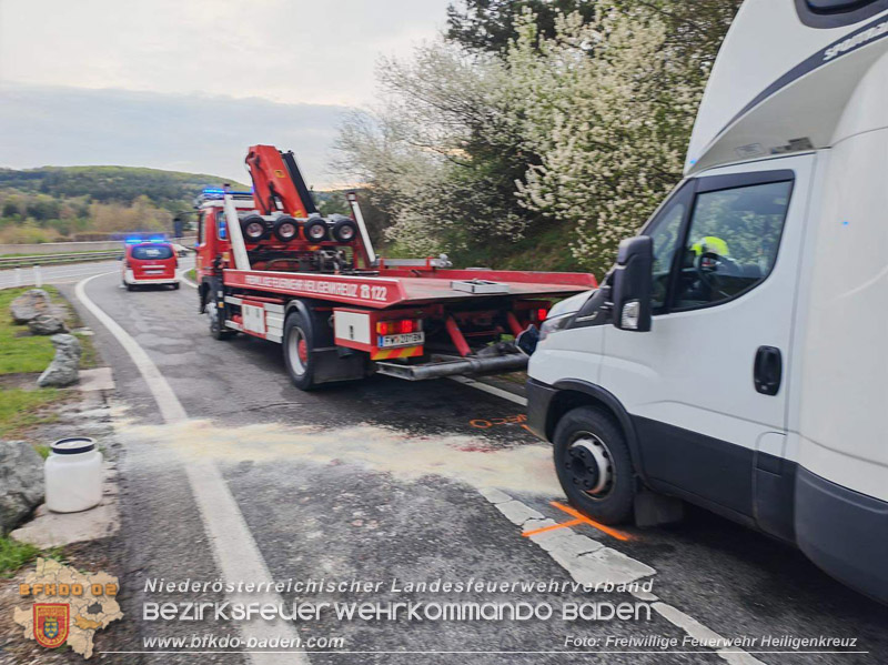 Schadstoffeinsatz entpuppt sich als VU mit medizinischem Notfall! Foto: FF Heiligenkreuz