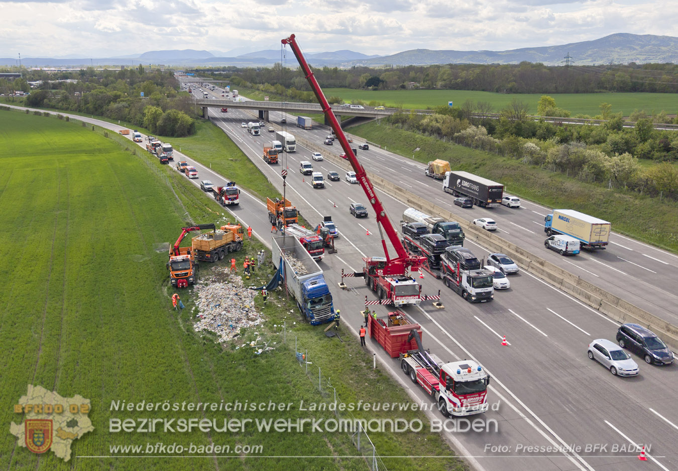 20260420_Schwerer Lkw-Unfall auf der A2 bei Traiskirchen  Foto: BFKDO BADEN