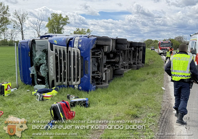 20260420_Schwerer Lkw-Unfall auf der A2 bei Traiskirchen Foto: Stefan Schneider BFKDO BADEN