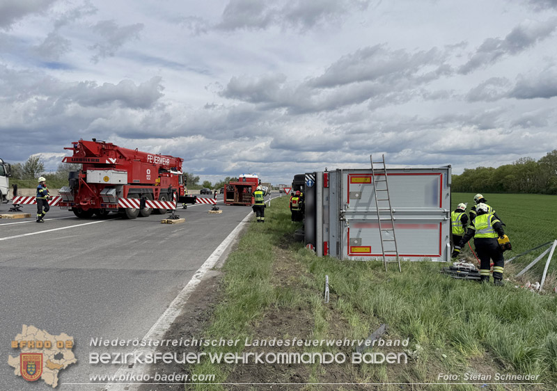 20260420_Schwerer Lkw-Unfall auf der A2 bei Traiskirchen Foto: Stefan Schneider BFKDO BADEN