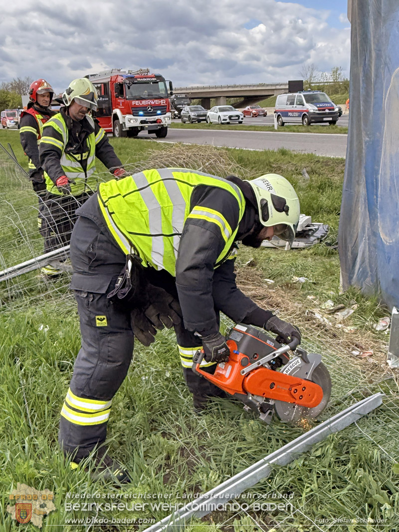 20260420_Schwerer Lkw-Unfall auf der A2 bei Traiskirchen Foto: Stefan Schneider BFKDO BADEN