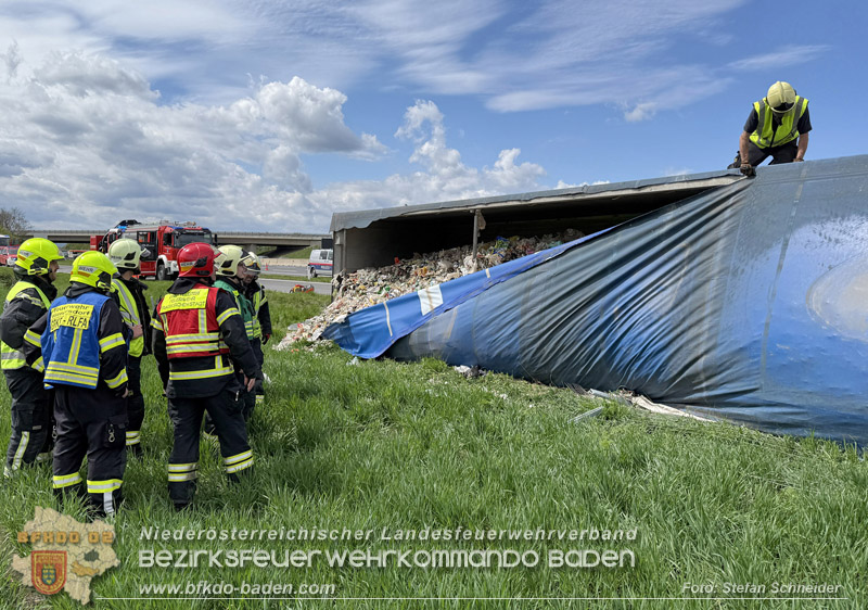 20260420_Schwerer Lkw-Unfall auf der A2 bei Traiskirchen Foto: Stefan Schneider BFKDO BADEN
