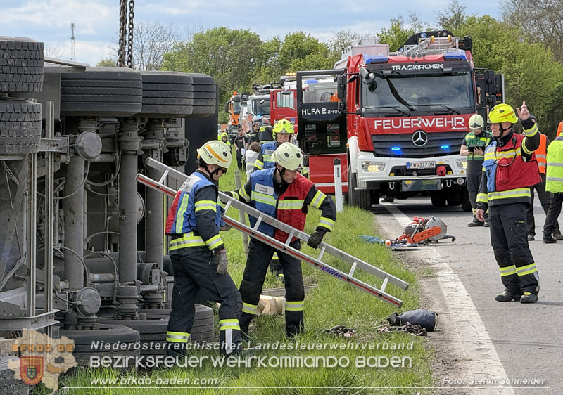20260420_Schwerer Lkw-Unfall auf der A2 bei Traiskirchen Foto: Stefan Schneider BFKDO BADEN