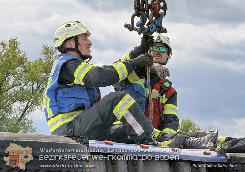 20260420_Schwerer Lkw-Unfall auf der A2 bei Traiskirchen Foto: Stefan Schneider BFKDO BADEN