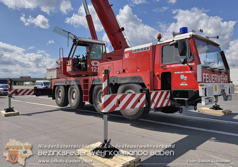 20260420_Schwerer Lkw-Unfall auf der A2 bei Traiskirchen Foto: Stefan Schneider BFKDO BADEN