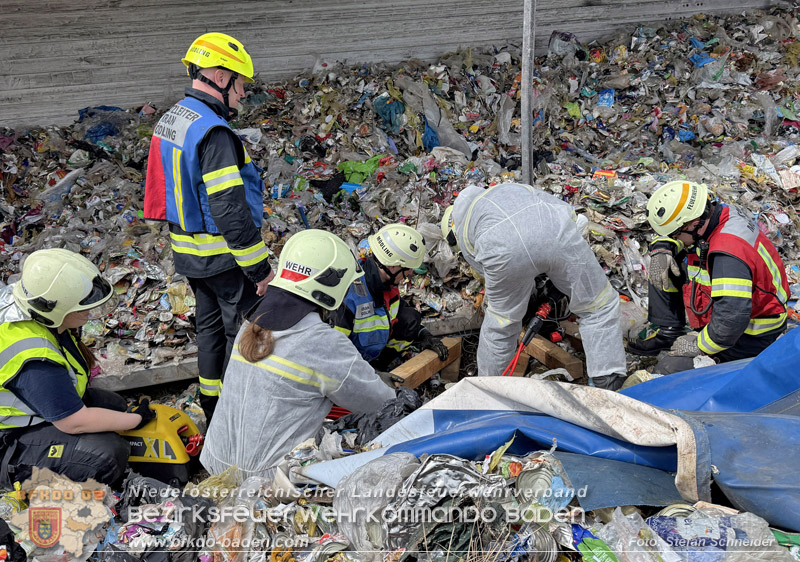 20260420_Schwerer Lkw-Unfall auf der A2 bei Traiskirchen Foto: Stefan Schneider BFKDO BADEN