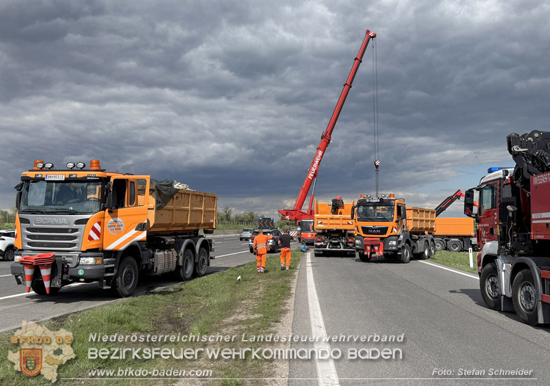 20260420_Schwerer Lkw-Unfall auf der A2 bei Traiskirchen Foto: Stefan Schneider BFKDO BADEN