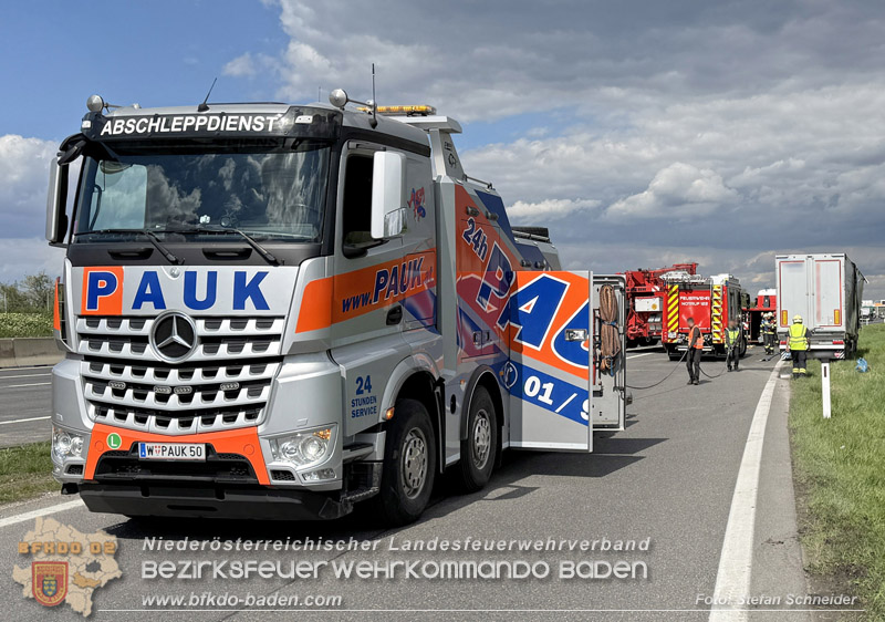 20260420_Schwerer Lkw-Unfall auf der A2 bei Traiskirchen Foto: Stefan Schneider BFKDO BADEN