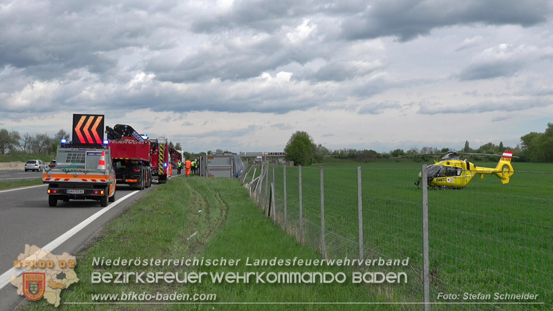 20260420_Schwerer Lkw-Unfall auf der A2 bei Traiskirchen Foto: Stefan Schneider BFKDO BADEN