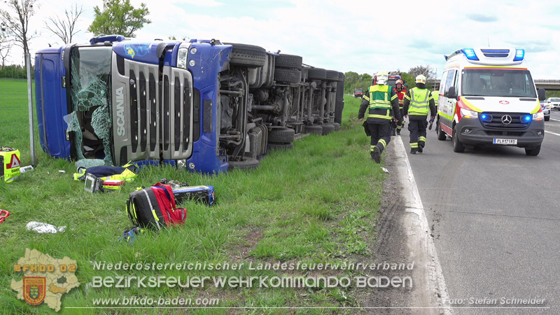 20260420_Schwerer Lkw-Unfall auf der A2 bei Traiskirchen Foto: Stefan Schneider BFKDO BADEN