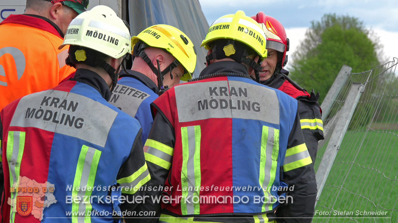 20260420_Schwerer Lkw-Unfall auf der A2 bei Traiskirchen Foto: Stefan Schneider BFKDO BADEN  20260420_Schwerer Lkw-Unfall auf der A2 bei Traiskirchen Foto: Stefan Schneider BFKDO BADEN