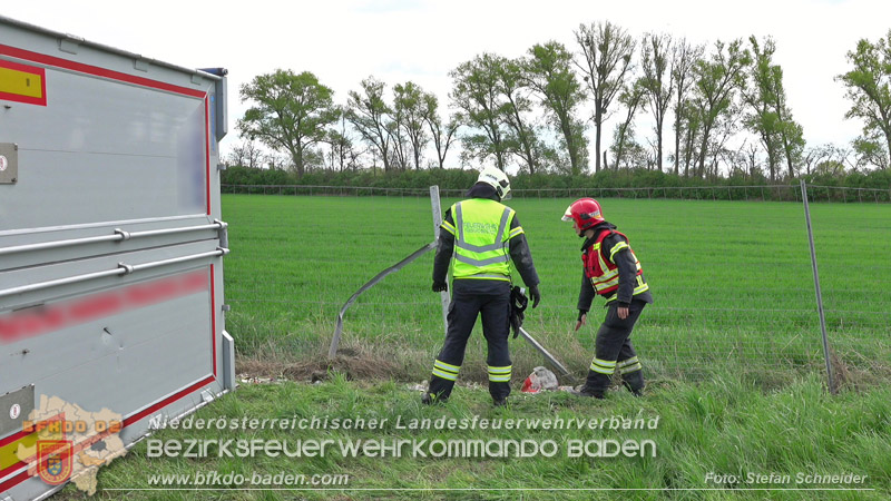 20260420_Schwerer Lkw-Unfall auf der A2 bei Traiskirchen Foto: Stefan Schneider BFKDO BADEN  20260420_Schwerer Lkw-Unfall auf der A2 bei Traiskirchen Foto: Stefan Schneider BFKDO BADEN