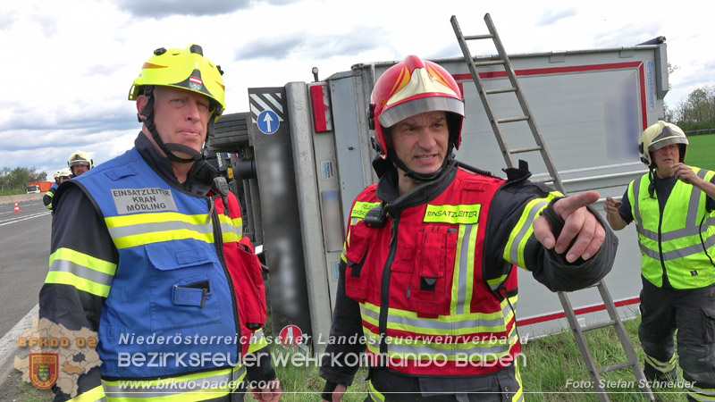 20260420_Schwerer Lkw-Unfall auf der A2 bei Traiskirchen Foto: Stefan Schneider BFKDO BADEN  20260420_Schwerer Lkw-Unfall auf der A2 bei Traiskirchen Foto: Stefan Schneider BFKDO BADEN