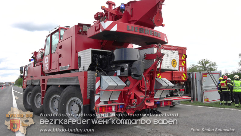 20260420_Schwerer Lkw-Unfall auf der A2 bei Traiskirchen Foto: Stefan Schneider BFKDO BADEN  20260420_Schwerer Lkw-Unfall auf der A2 bei Traiskirchen Foto: Stefan Schneider BFKDO BADEN