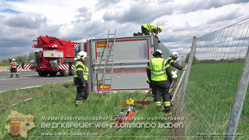 20260420_Schwerer Lkw-Unfall auf der A2 bei Traiskirchen Foto: Stefan Schneider BFKDO BADEN  20260420_Schwerer Lkw-Unfall auf der A2 bei Traiskirchen Foto: Stefan Schneider BFKDO BADEN