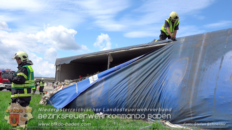 20260420_Schwerer Lkw-Unfall auf der A2 bei Traiskirchen Foto: Stefan Schneider BFKDO BADEN 20260420_Schwerer Lkw-Unfall auf der A2 bei Traiskirchen Foto: Stefan Schneider BFKDO BADEN