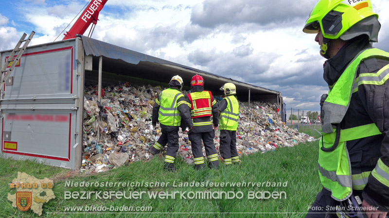 20260420_Schwerer Lkw-Unfall auf der A2 bei Traiskirchen Foto: Stefan Schneider BFKDO BADEN