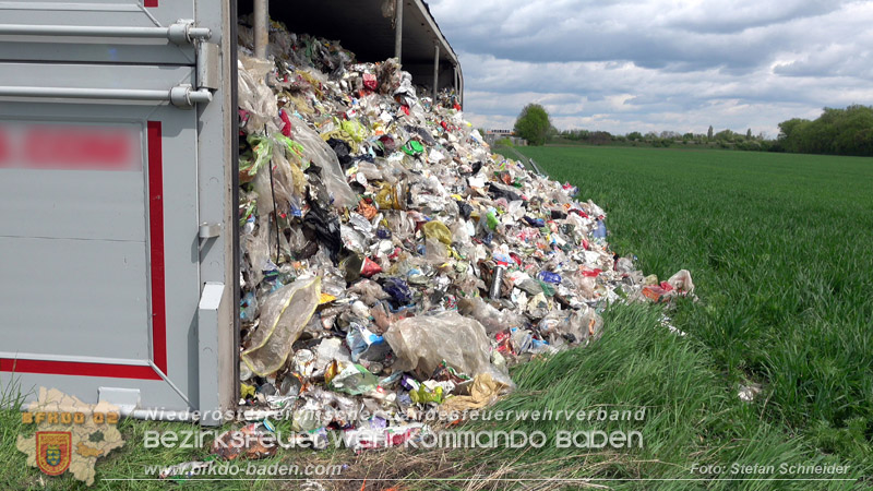 20260420_Schwerer Lkw-Unfall auf der A2 bei Traiskirchen Foto: Stefan Schneider BFKDO BADEN