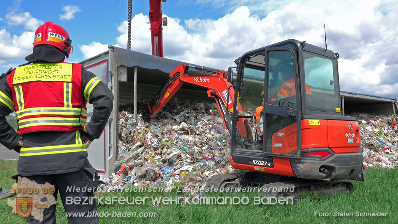 20260420_Schwerer Lkw-Unfall auf der A2 bei Traiskirchen Foto: Stefan Schneider BFKDO BADEN