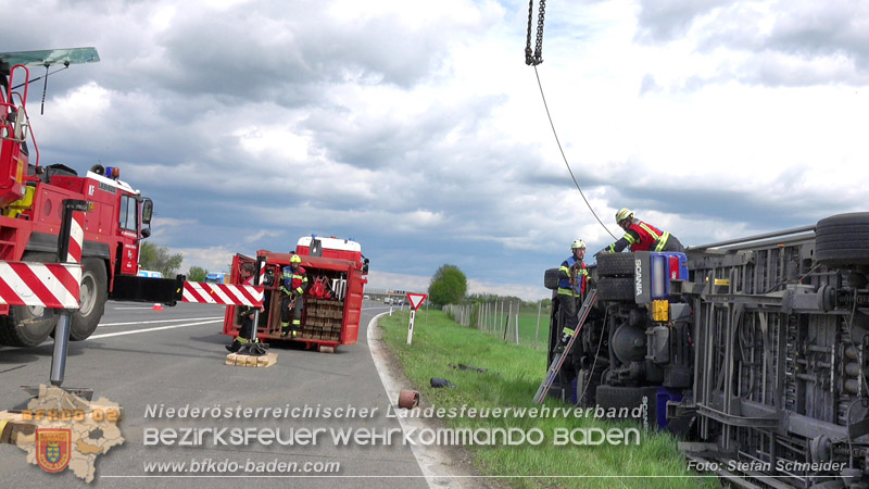 20260420_Schwerer Lkw-Unfall auf der A2 bei Traiskirchen Foto: Stefan Schneider BFKDO BADEN