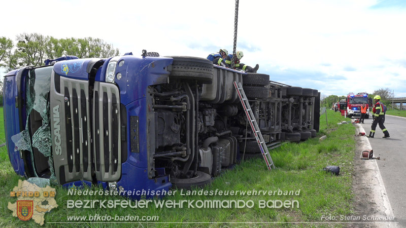 20260420_Schwerer Lkw-Unfall auf der A2 bei Traiskirchen Foto: Stefan Schneider BFKDO BADEN
