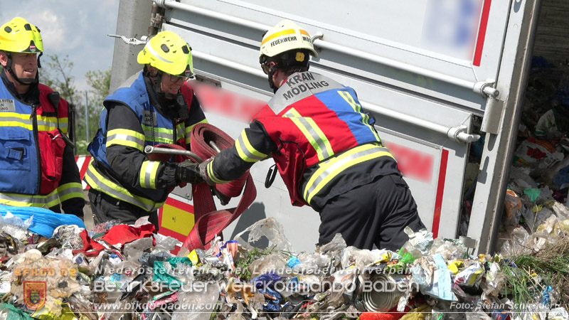 20260420_Schwerer Lkw-Unfall auf der A2 bei Traiskirchen Foto: Stefan Schneider BFKDO BADEN