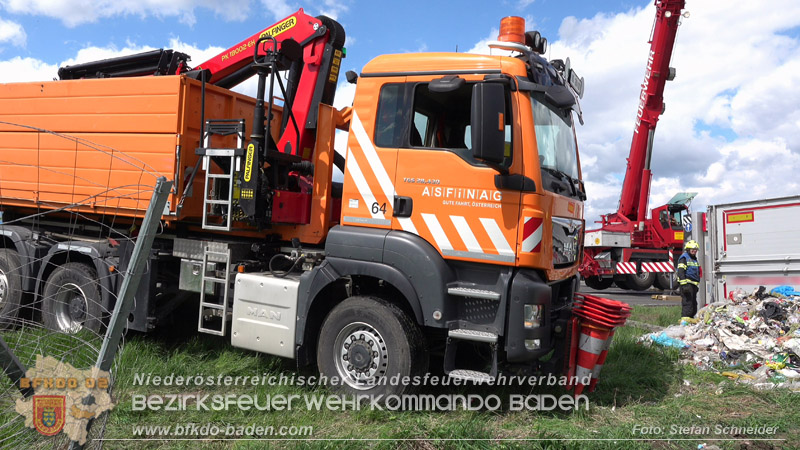 20260420_Schwerer Lkw-Unfall auf der A2 bei Traiskirchen Foto: BFKDO BADEN