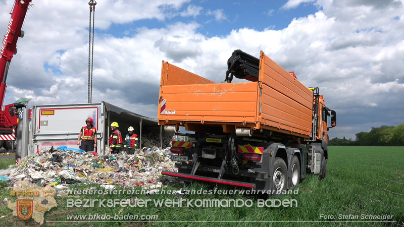 20260420_Schwerer Lkw-Unfall auf der A2 bei Traiskirchen Foto: BFKDO BADEN