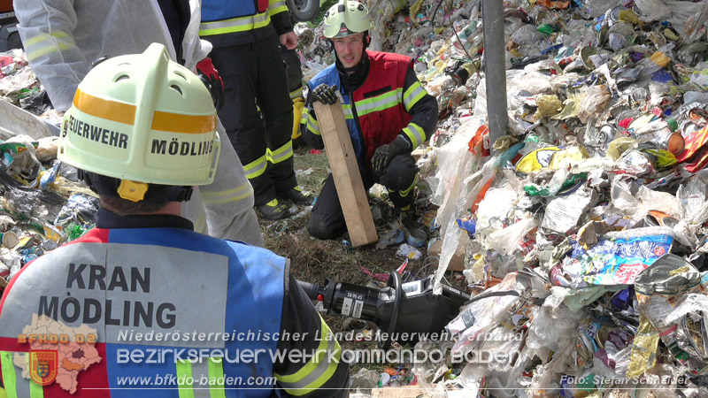 20260420_Schwerer Lkw-Unfall auf der A2 bei Traiskirchen Foto: BFKDO BADEN
