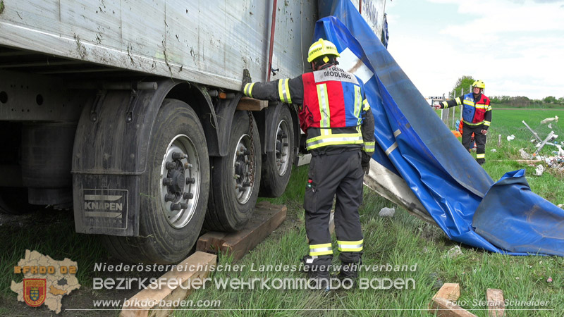 20260420_Schwerer Lkw-Unfall auf der A2 bei Traiskirchen Foto: BFKDO BADEN