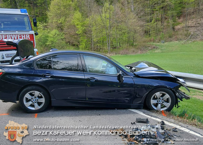 20260423_Frontalzusammensto� zweier PKW auf der L4020 zwischen Neusiedl und Hernstein   Foto: FF Neusiedl