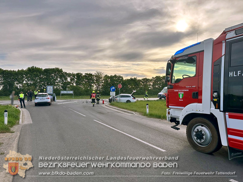 20260505_Verkehrsunfall mit drei Fahrzeugen auf der L157 bei Tattendorf  Foto: Hubert Dachauer/FF Tattendorf