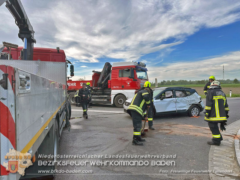 20260505_Verkehrsunfall mit drei Fahrzeugen auf der L157 bei Tattendorf  Foto: Hubert Dachauer/FF Tattendorf