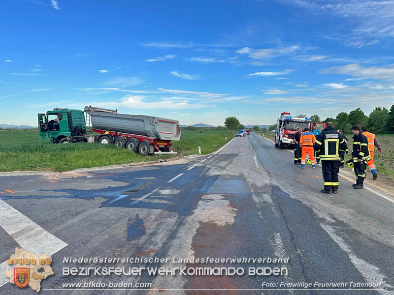20260505_Verkehrsunfall mit drei Fahrzeugen auf der L157 bei Tattendorf  Foto: Hubert Dachauer/FF Tattendorf